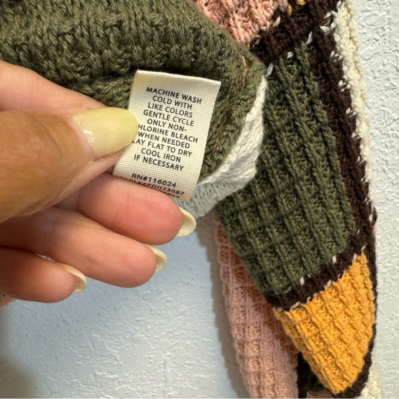 NWOT-Gilded Intent Oversized Cowl Neck Crop Sweater Womans SM - Picture 6 of 7